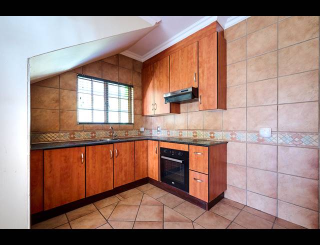 4 BEDROOM HOUSE FOR SALE IN KYALAMI HILLS